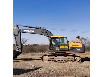 Ekskavator perayap VOLVO EC240