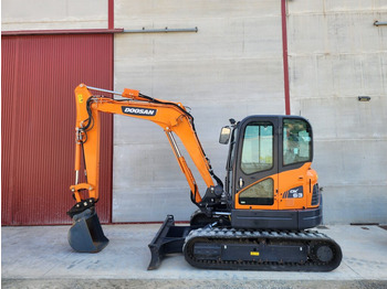 Ekskavator mini DOOSAN DX63