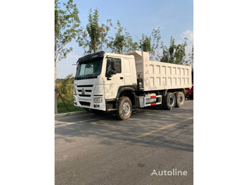 Truk jungkit SINOTRUK HOWO