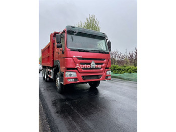 Truk jungkit SINOTRUK HOWO