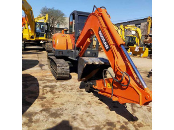 Ekskavator perayap DOOSAN DH60