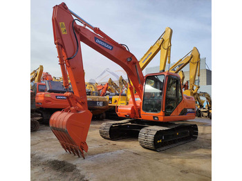 Ekskavator perayap DOOSAN DX225