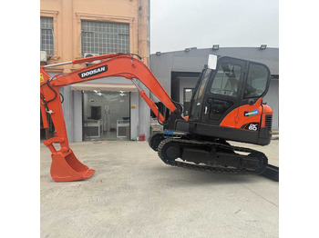 Ekskavator perayap DOOSAN DX60