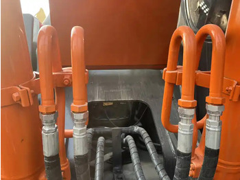 Ekskavator perayap Original Japan Used Hitachi excavator ZX200-3G in good condition for sale: gambar 4 Ekskavator perayap Original Japan Used Hitachi excavator ZX200-3G in good condition for sale: gambar 4