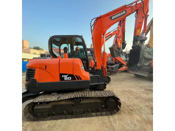 Ekskavator perayap DOOSAN DX60