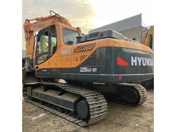 Ekskavator perayap HYUNDAI
