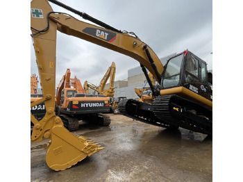 Ekskavator perayap CATERPILLAR 320D