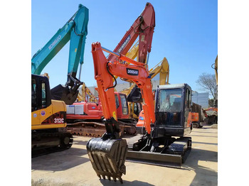 Ekskavator perayap DOOSAN DX225
