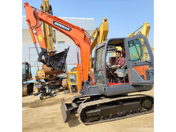 Ekskavator perayap DOOSAN DH60-7
