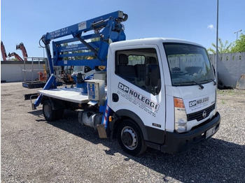 Platform udara yang dipasang di truk NISSAN