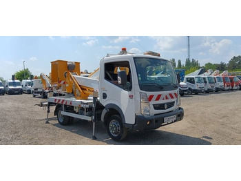 Platform udara yang dipasang di truk RENAULT Maxity