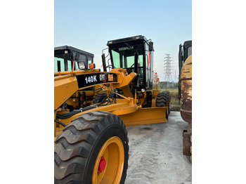 Peralatan konstruksi CATERPILLAR 140K