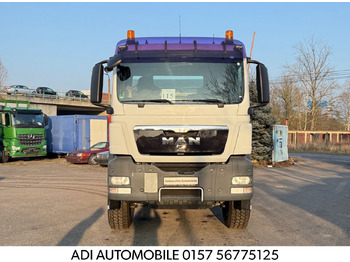 Truk jungkit MAN TGS 26.400