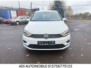 Mobil sedan VOLKSWAGEN