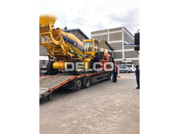 Truk pengaduk beton