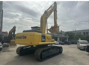 Ekskavator perayap KOMATSU PC300
