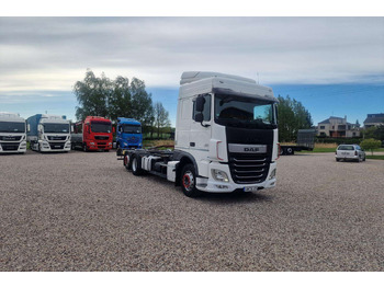 Pengangkut kontainer/ Container truck DAF XF 460
