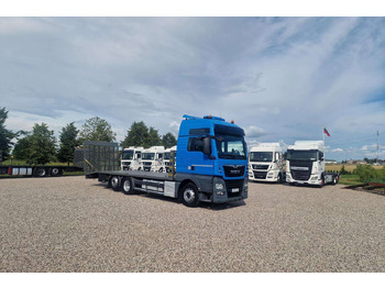 Truk pengangkut mobil MAN TGX