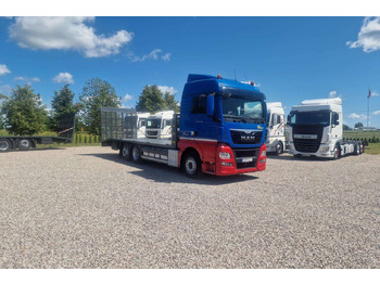 Truk pengangkut mobil MAN TGX 26.440