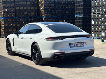 Mobil PORSCHE