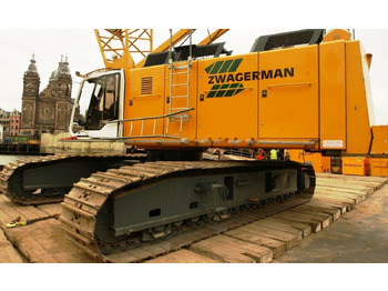 Derek perayap LIEBHERR HS 885 HD
