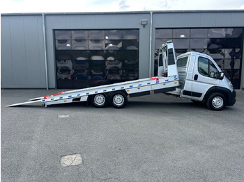 Truk pengangkut mobil OPEL