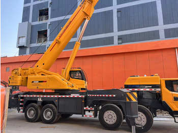 Derek bergerak XCMG XCT80