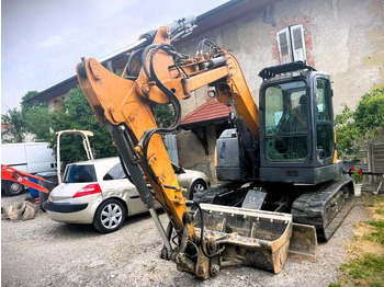 Ekskavator perayap CASE