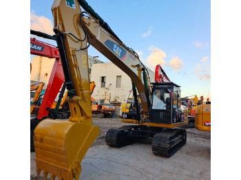 Ekskavator perayap CATERPILLAR 320D