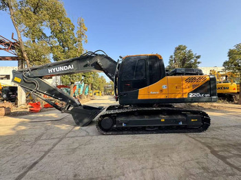 Ekskavator perayap HYUNDAI
