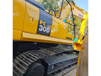Ekskavator perayap KOMATSU PC300