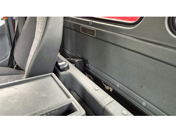 Truk flatbed, Truk derek Mercedes-Benz 1833 HIAB Kran, Funk FB Scheckheft gepflegt bei Mercedes: gambar 4 Truk flatbed, Truk derek Mercedes-Benz 1833 HIAB Kran, Funk FB Scheckheft gepflegt bei Mercedes: gambar 4