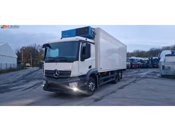 Truk MERCEDES-BENZ