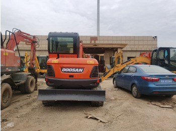 Ekskavator perayap Doosan DX60: gambar 3 Ekskavator perayap Doosan DX60: gambar 3