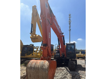Ekskavator perayap Hitachi ZX200: gambar 2 Ekskavator perayap Hitachi ZX200: gambar 2