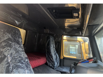 Truk jungkit SINOTRUK HOWO