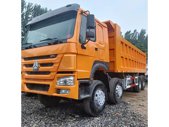 Truk jungkit SINOTRUK HOWO