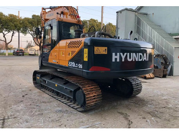 Ekskavator perayap HYUNDAI