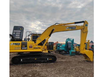 Ekskavator perayap Komatsu PC200-8: gambar 3