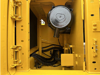 Ekskavator perayap KOMATSU PC220-8
