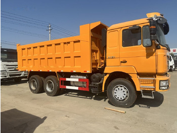 Truk jungkit SHACMAN