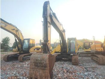 Ekskavator perayap VOLVO EC210BLC