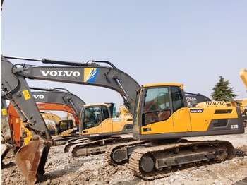 Ekskavator perayap VOLVO EC220