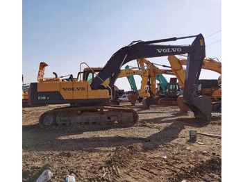 Ekskavator perayap Volvo EC240LC: gambar 4