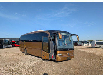 Bus pariwisata MERCEDES-BENZ Tourino