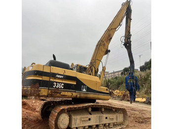 Ekskavator perayap CATERPILLAR 330BL
