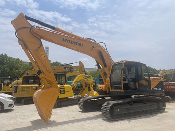 Ekskavator perayap HYUNDAI