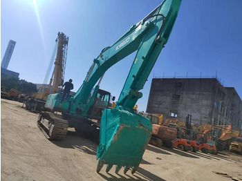 Ekskavator perayap KOBELCO