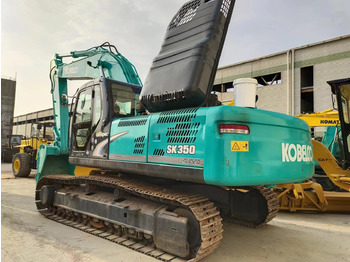 Ekskavator perayap KOBELCO