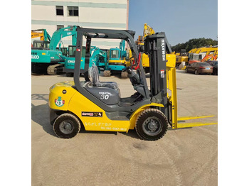 Forklift diesel KOMATSU FD30: gambar 2 Forklift diesel KOMATSU FD30: gambar 2